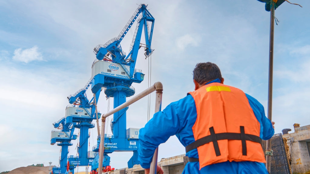 Competencia de puertos: ¿Chile está atrasado respecto a Perú?